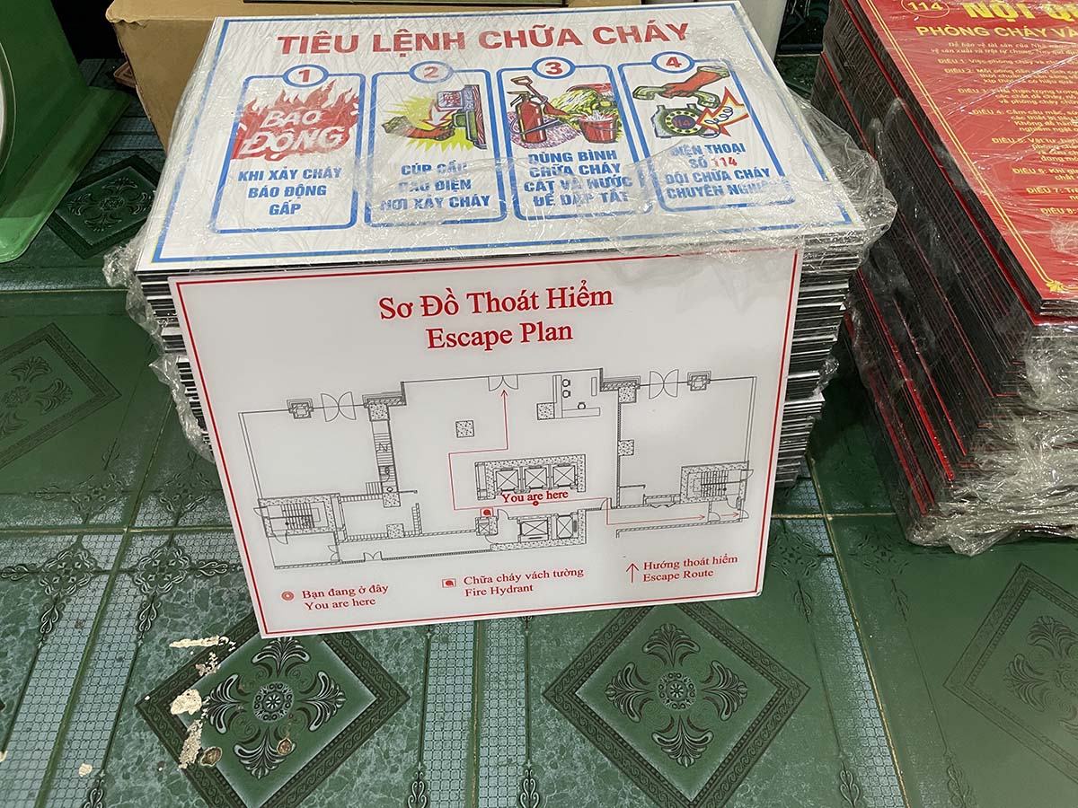 gia công bảng sơ đồ thoát hiểm
